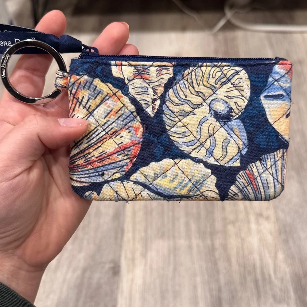 Vera Bradley Seashell Print Quilted Coin Pouch Keychain Wallet Blue Coastal - Picture 1 of 3